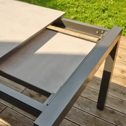 Ausziehtisch