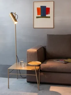 Beistelltisch mit Leuchte Dase’